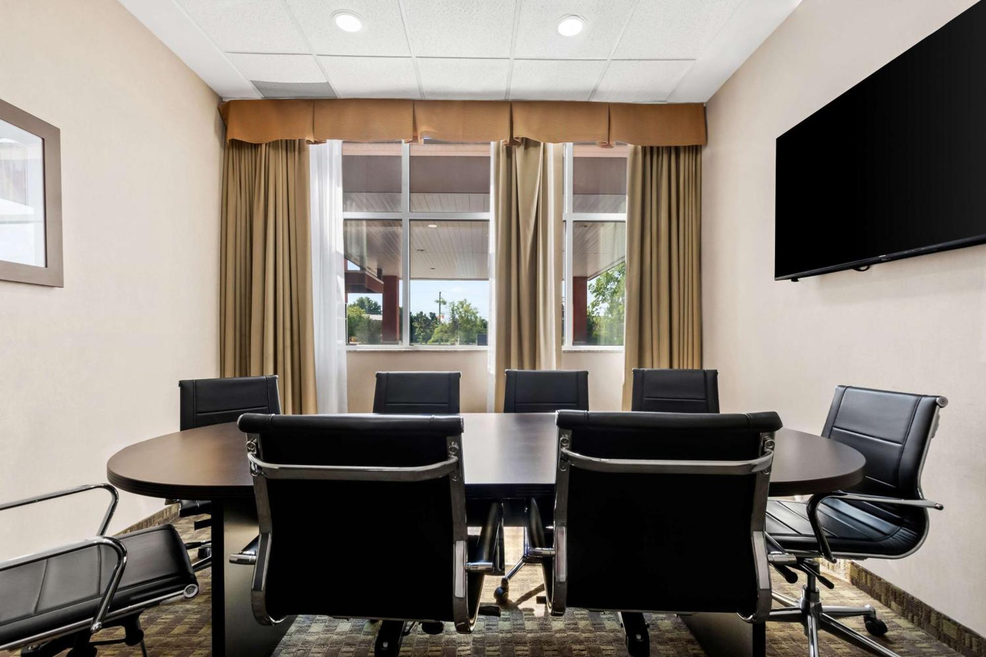 Best Western Plus Fergus Hotel Zewnętrze zdjęcie